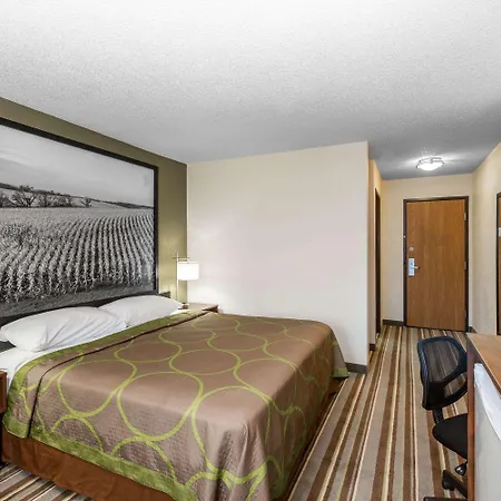 Super 8 By Wyndham Storm Lake